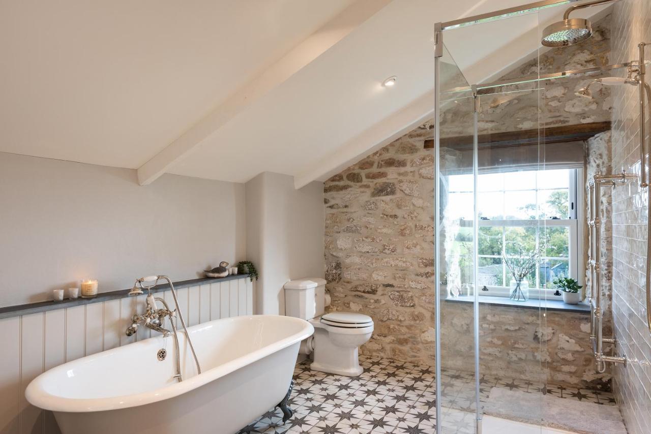 Trevidgeowe Farmhouse Bed & Breakfast โบดมิน ภายนอก รูปภาพ
